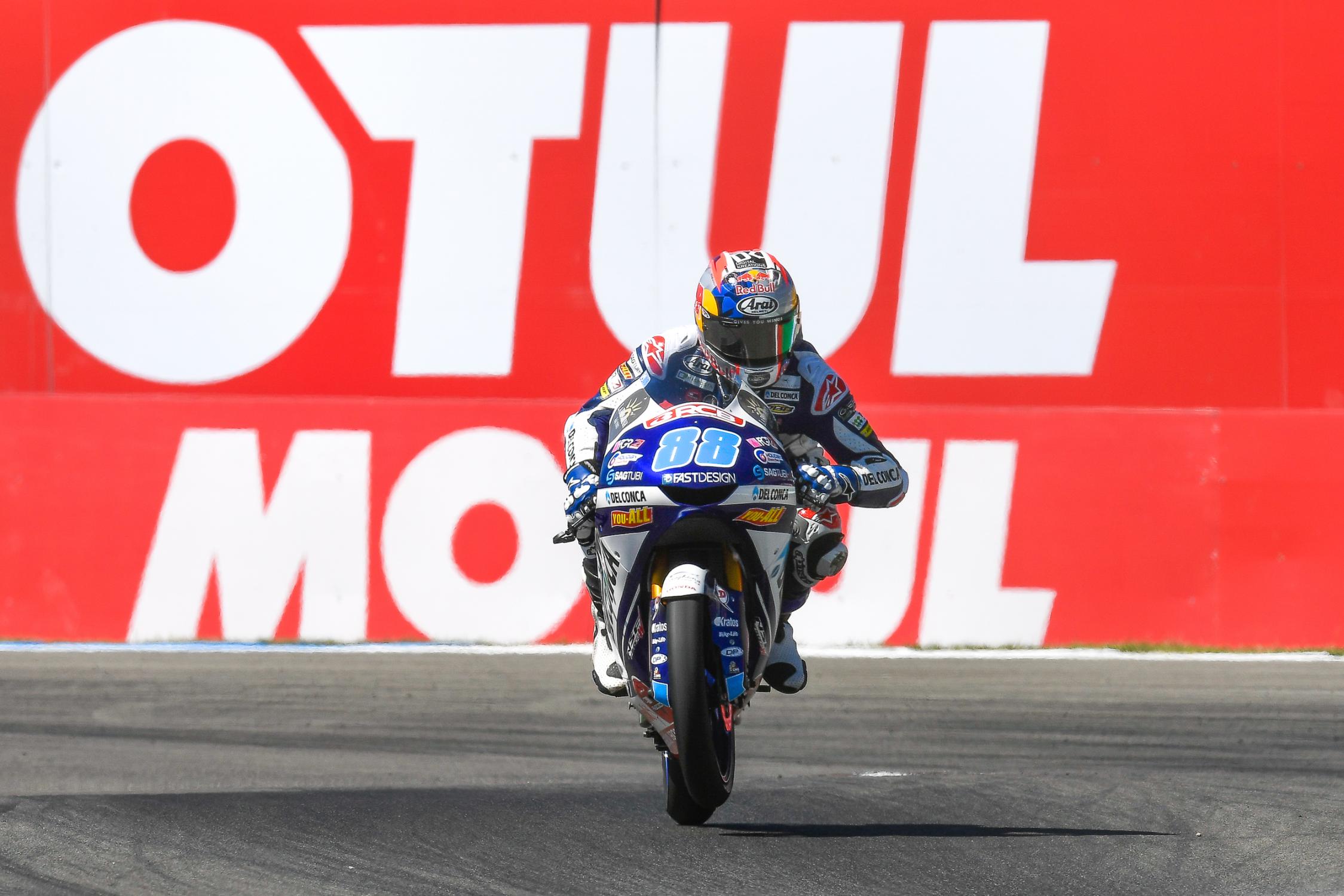 Vía: motogp.com