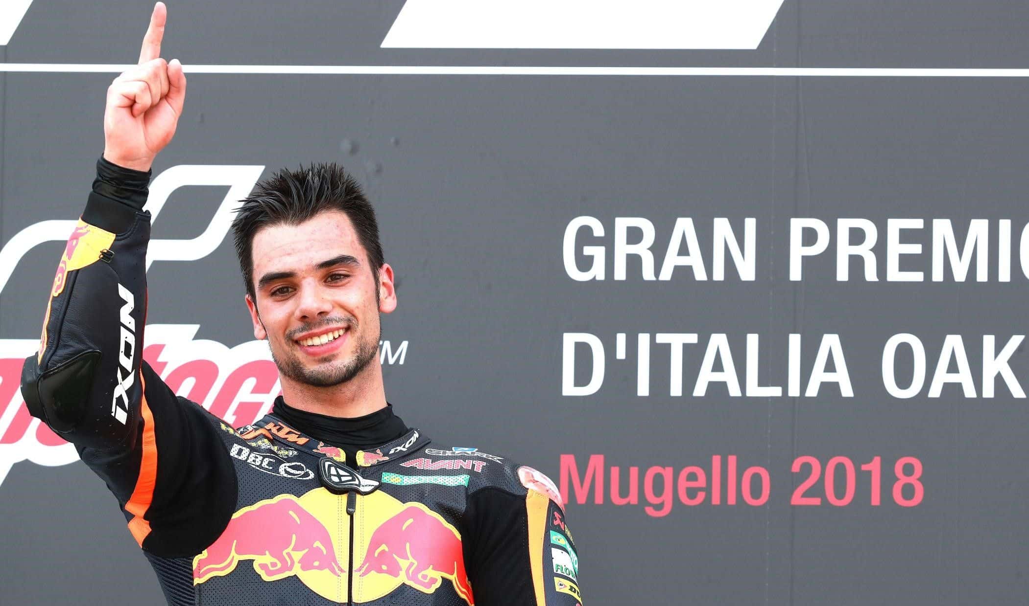 Oliveira celebra su victoria en Muguello / Fuente: motogp.com