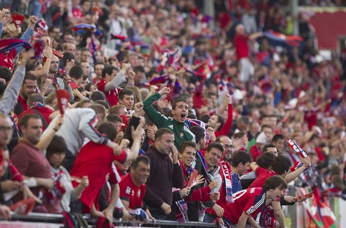 La afición rojilla en el estadio del Sadar. Fuente: www.osasuna.es