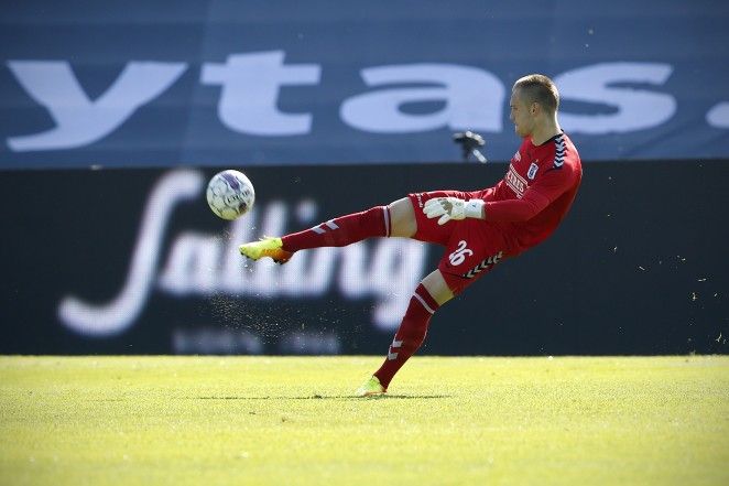 Aleksandar Jovanovic completa la portería de la SD Huesca