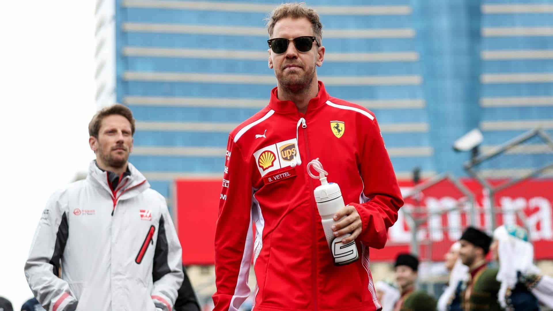 Debe seguir concentrado, como en la foto, para mantener sus aspiraciones este año para el título // vía: formula1.com