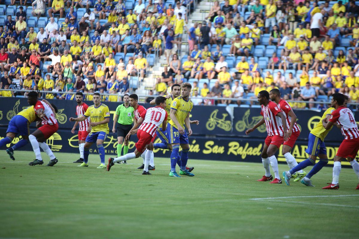 El Cádiz se lleva la primera batalla de la temporada