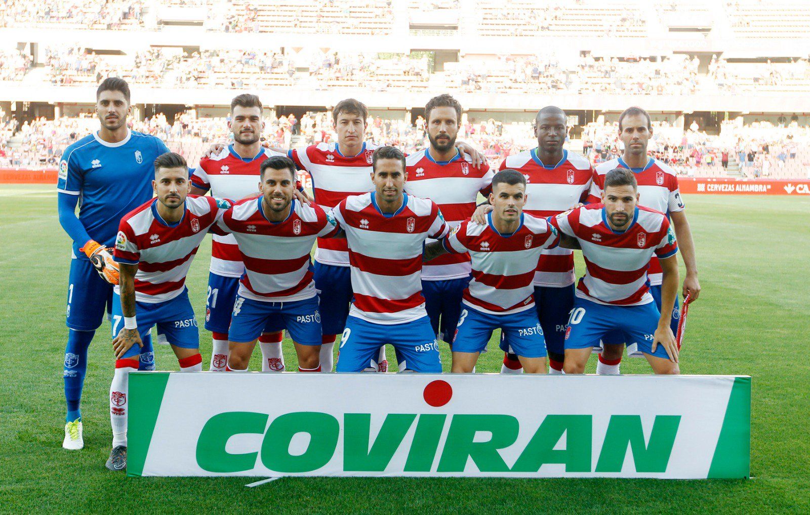 equipo antes de saltar al partido