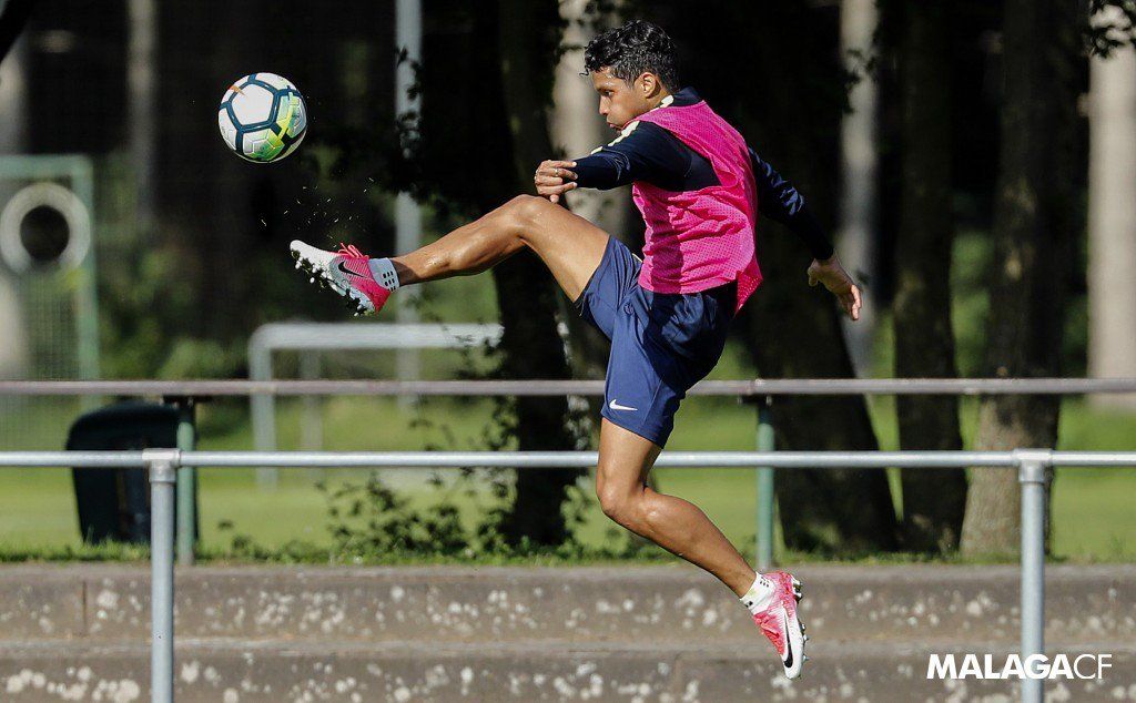 Rosales renueva hasta 2020 y jugará cedido en el RCD Espanyol
