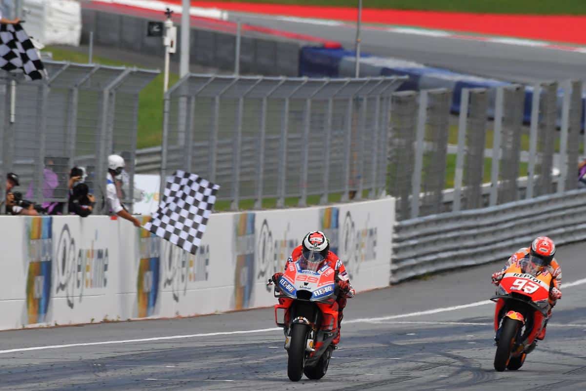 Se decidió sobre la línea en Austria y ganó Lorenzo. Foto: motogp.com