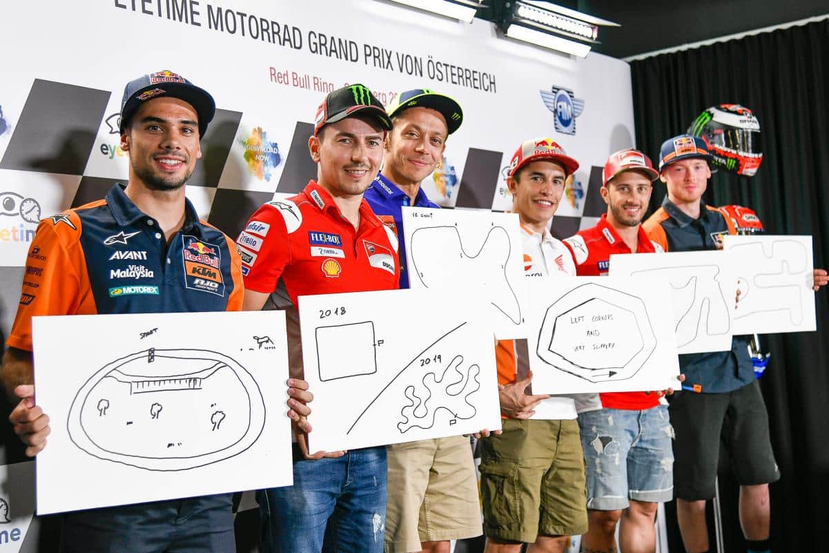 Los pilotos frente a la prensa en Austria. Foto: motogp.com