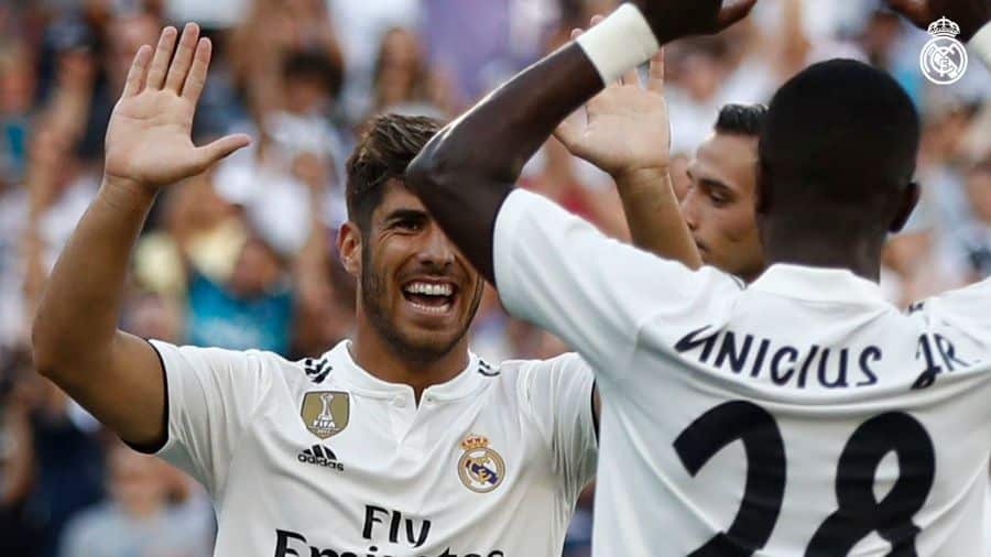 Marco Asensio y Vinícius Júnior celebran un gol del español con el Real Madrid. Foto: Twitter (@realmadrid).