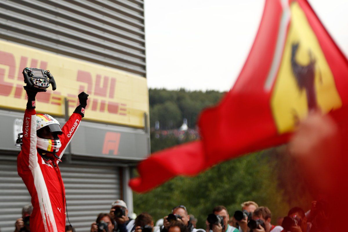 Vettel celebra su victoria en Spa - Vía: Twitter: @F1