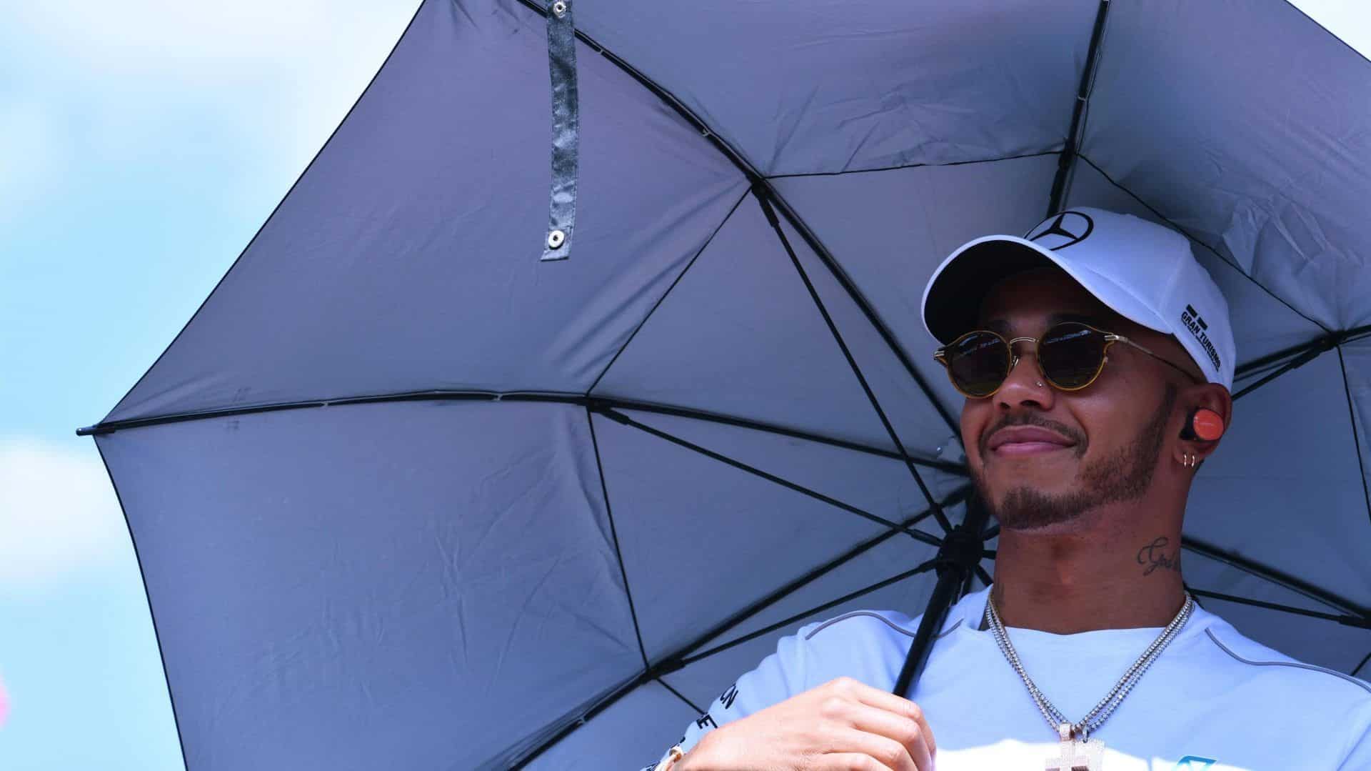 Hamiltón se va de vacaciones con un gran paraguas de puntos en el campeonato