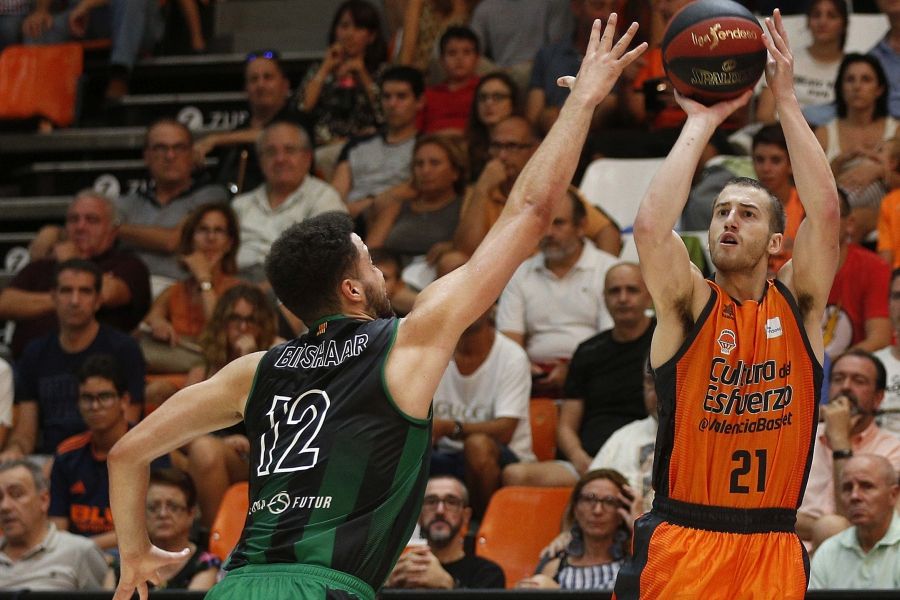 Divina Seguros Joventut amarga la presentación del Valencia Basket