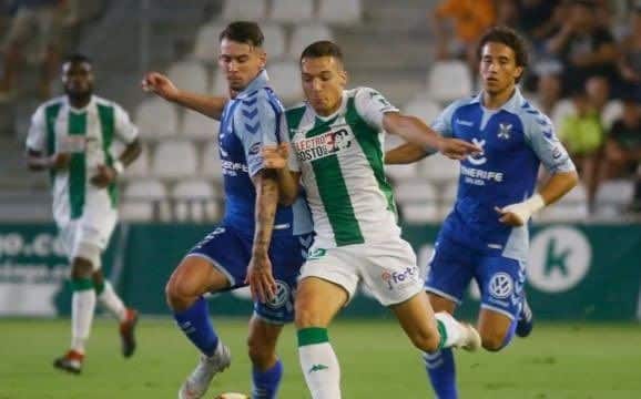 Uno de los lances del encuentro | Imagen: CD Tenerife