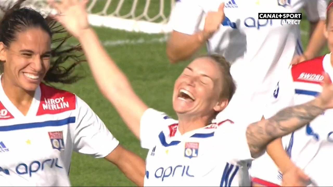 Jess Fishlock está feliz de haber anotado por primera vez para Lyon (Foto: Jess Fishlock Twiiter)