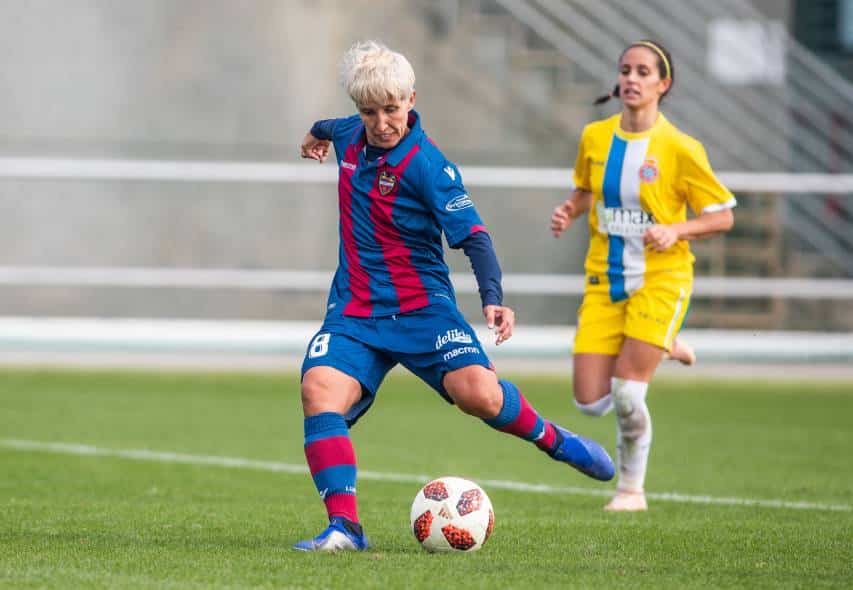 Soni en el instante de marcar el tercer gol local. Fuente: Levante UD