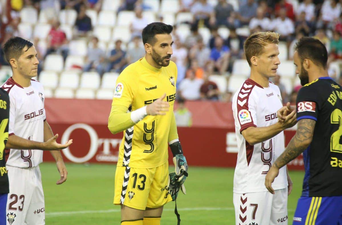 Tomeu Nadal vistiendo la camiseta del Albacete. Fuente: Albacete Balompié