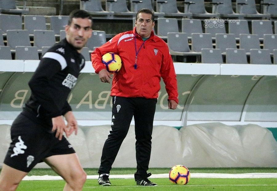 Sandoval durante uno de sus últimos entrenamientos al frente del equipo | Imagen: Charo Tobajas (Córdoba CF)