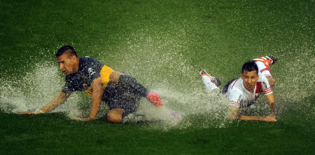 El último Superclásico con lluvia / Clarín
