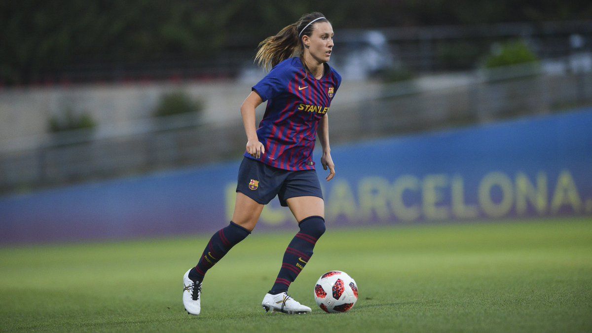 La lateral con la elástica azulgrana esta temporada | Foto: FC Barcelona