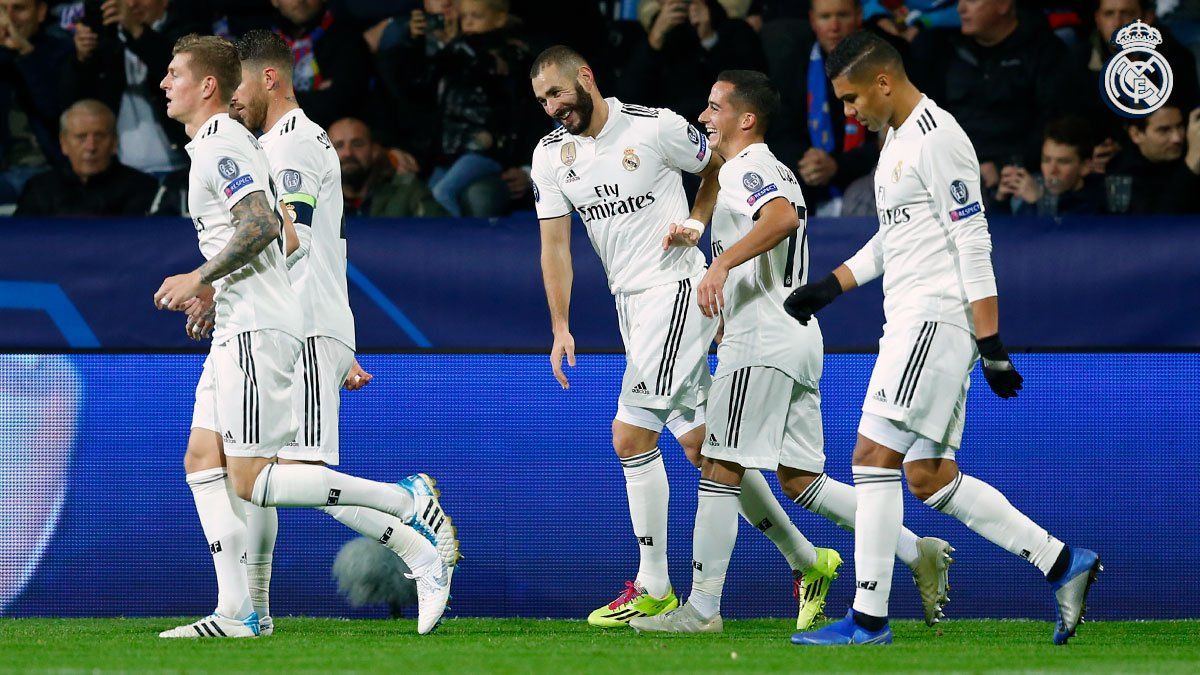Los jugadores del Real Madrid celebrando un gol