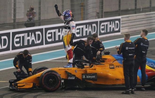 Fernando Alonso se despide de Formula 1