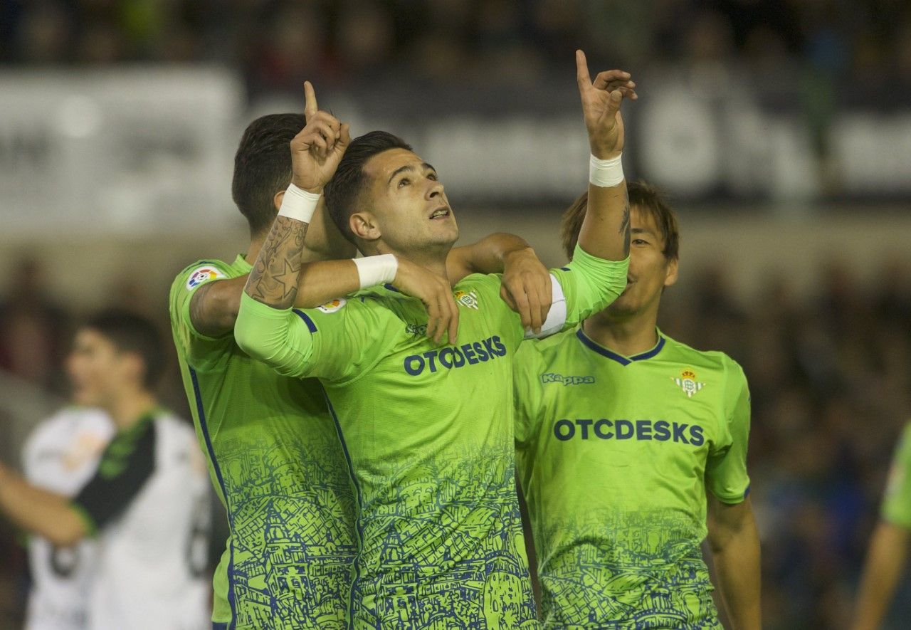 Los jugadores del Real Betis celebran el gol. / @RealBetis