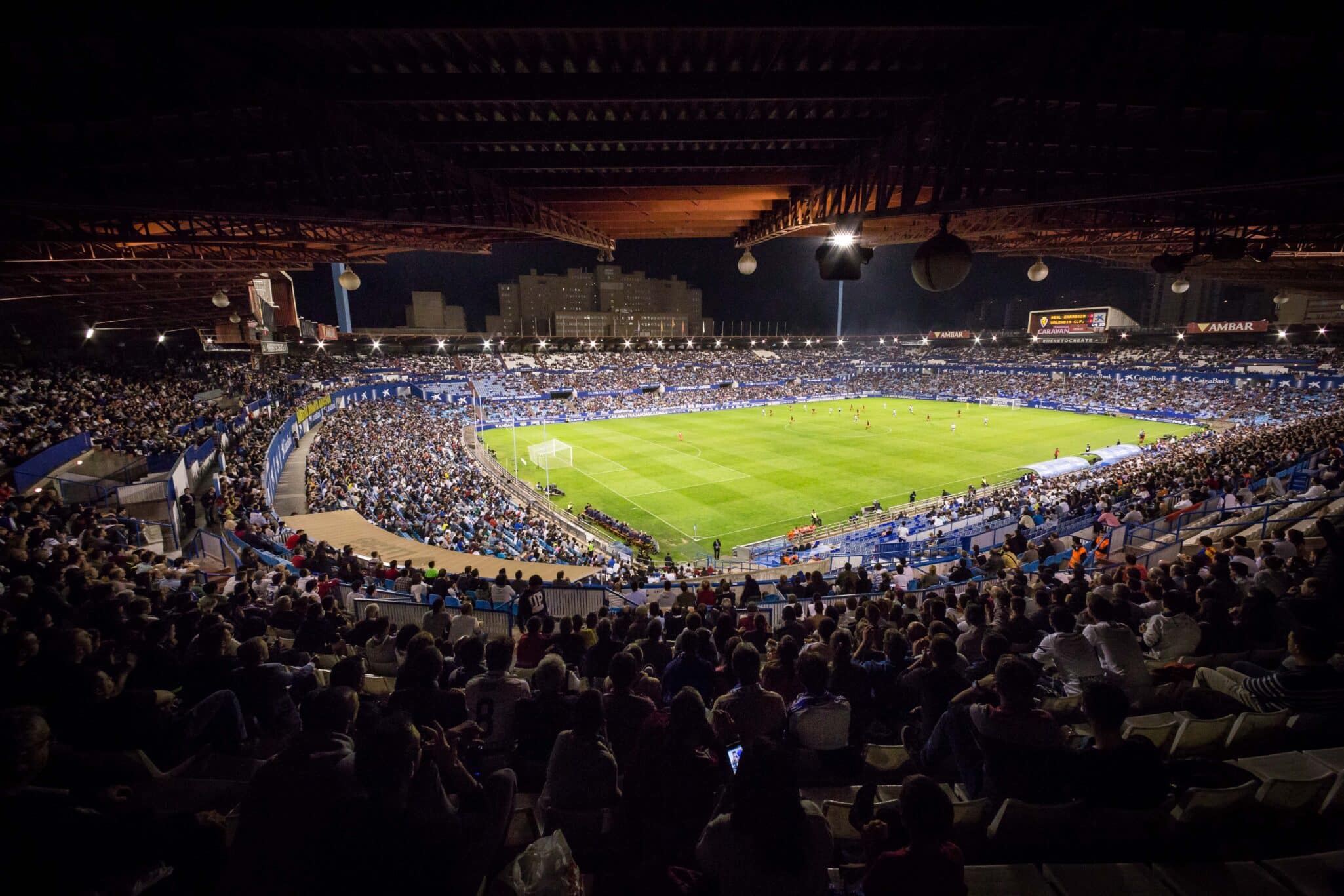 Estadio de la romareda en dia de partido