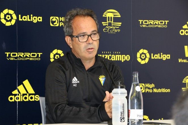 Álvaro Cervera en una rueda de prensa esta campaña