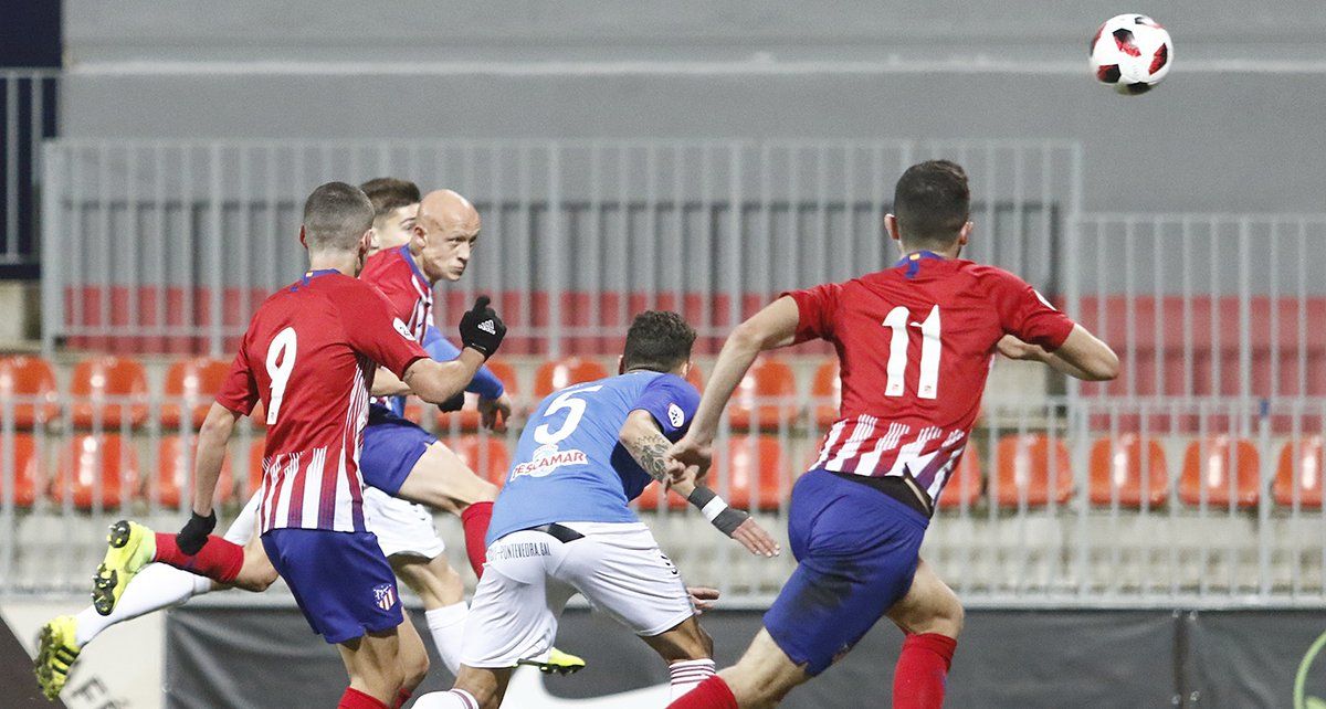 Mollejo marca de cabeza el primer gol del partido