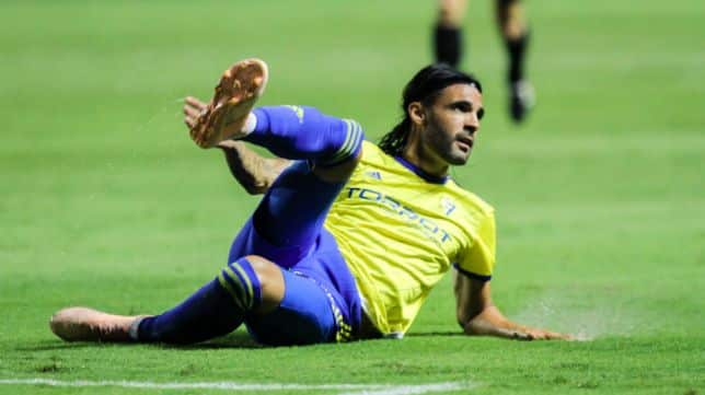 Sergio Sánchez en un partido con la camiseta cadista