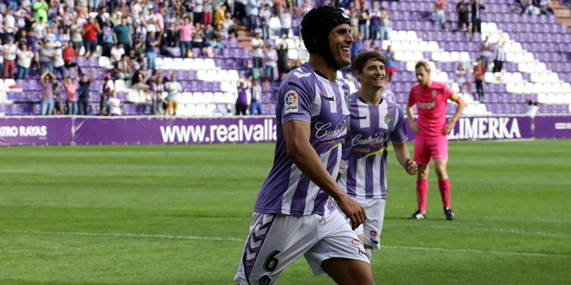 Luismi en un encuentro con el Real Valladolid