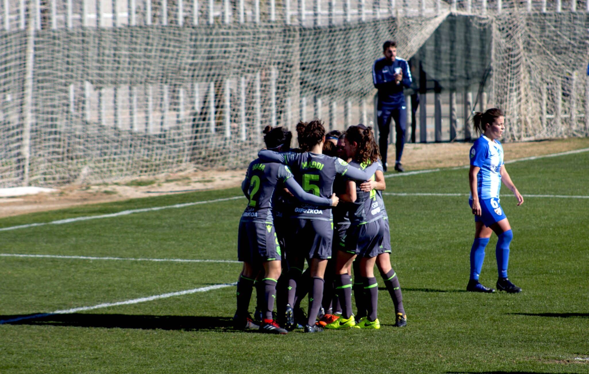 La Real celebrando uno de los goles.