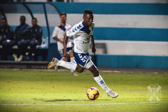 S. Chilunda llega al Izarra cedido por el Tenerife