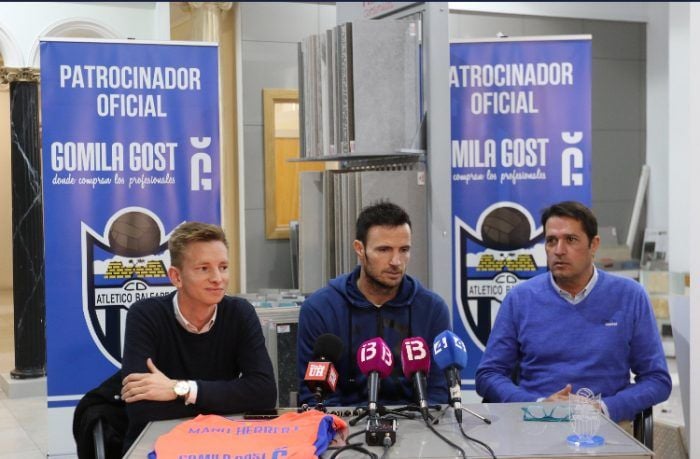 Presentación de Manu Herrera por el Atlético Baleares y podría debutar frente a la SD Ejea