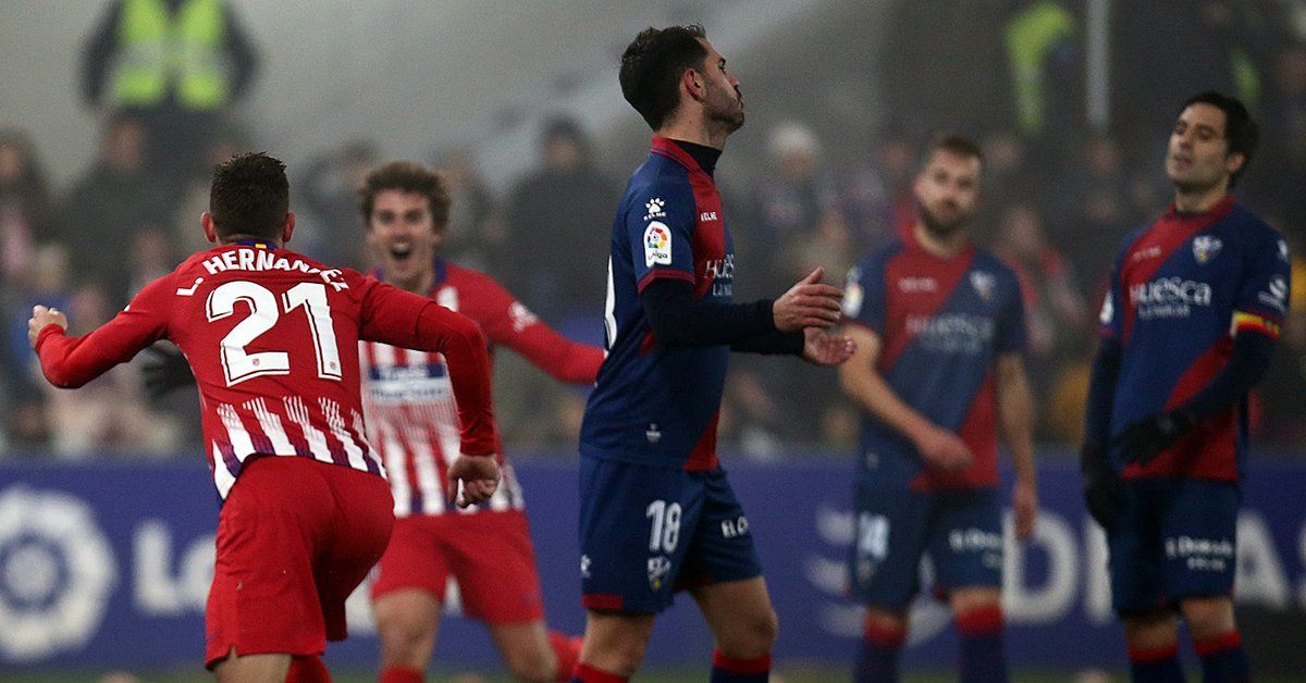 Goleada bajo la niebla en El Alcoraz