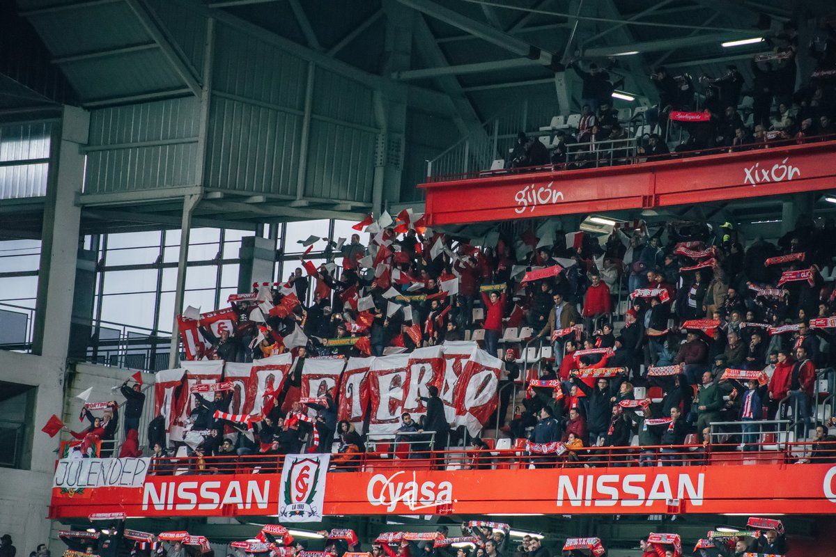 Foto del tifo sacada por el Usuario de Twitter @GuilleGL73