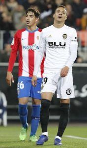 Carlos Cordero con Rodrigo en Mestalla