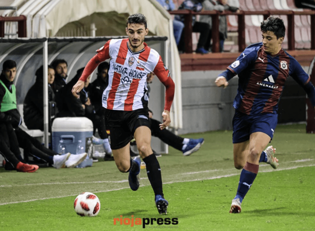 Juan Iglesias renueva con la Unión Deportiva Logroñés