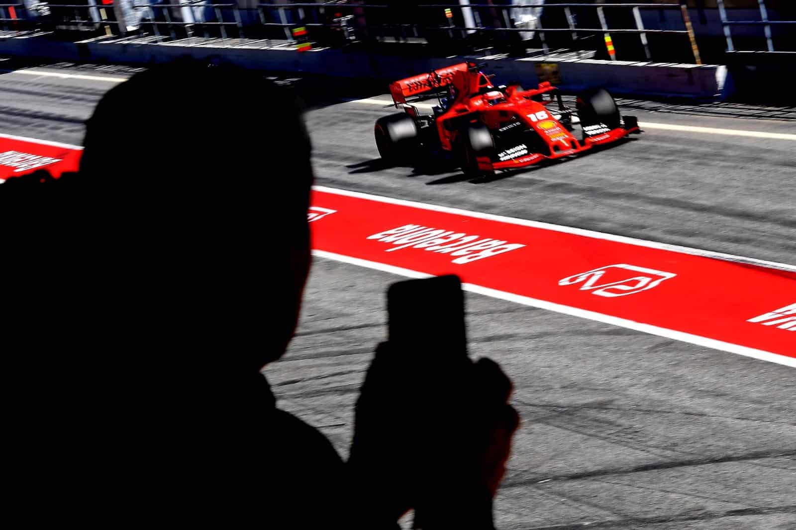Charles Leclerc, hoy en un ring. Se ha empeñado en noquear el crono // vía Twitter: @ScuderiaFerrari
