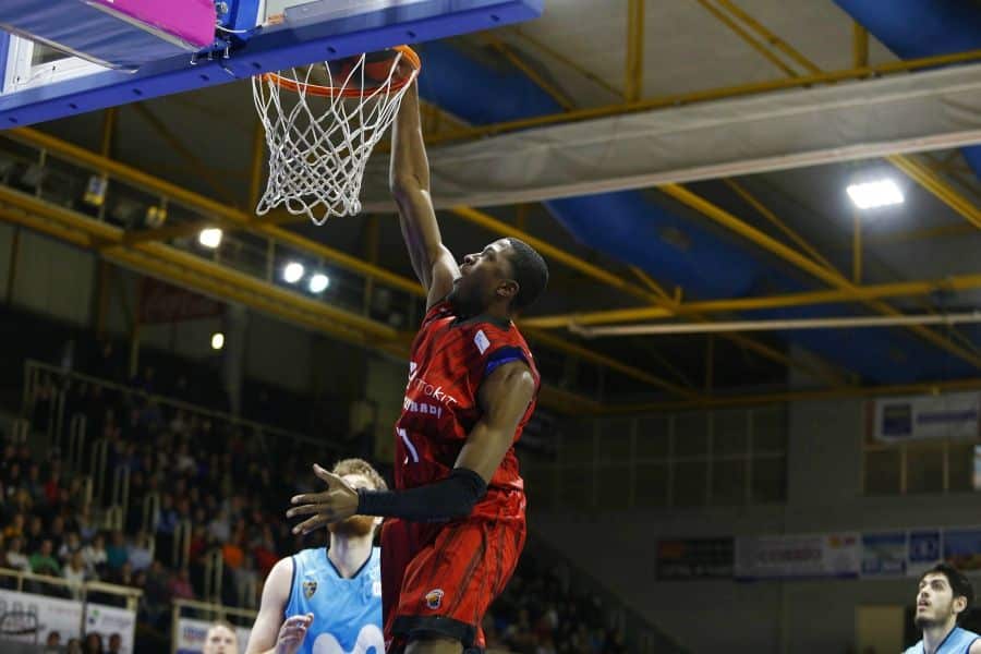 Maurice Kemp hace un mate en un Fuenlabrada - Estudiantes. Foto: Liga Endesa.