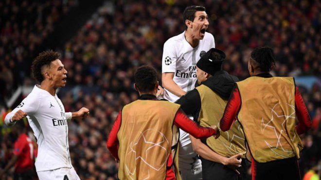 Di María celebrando el gol con sus compañeros.