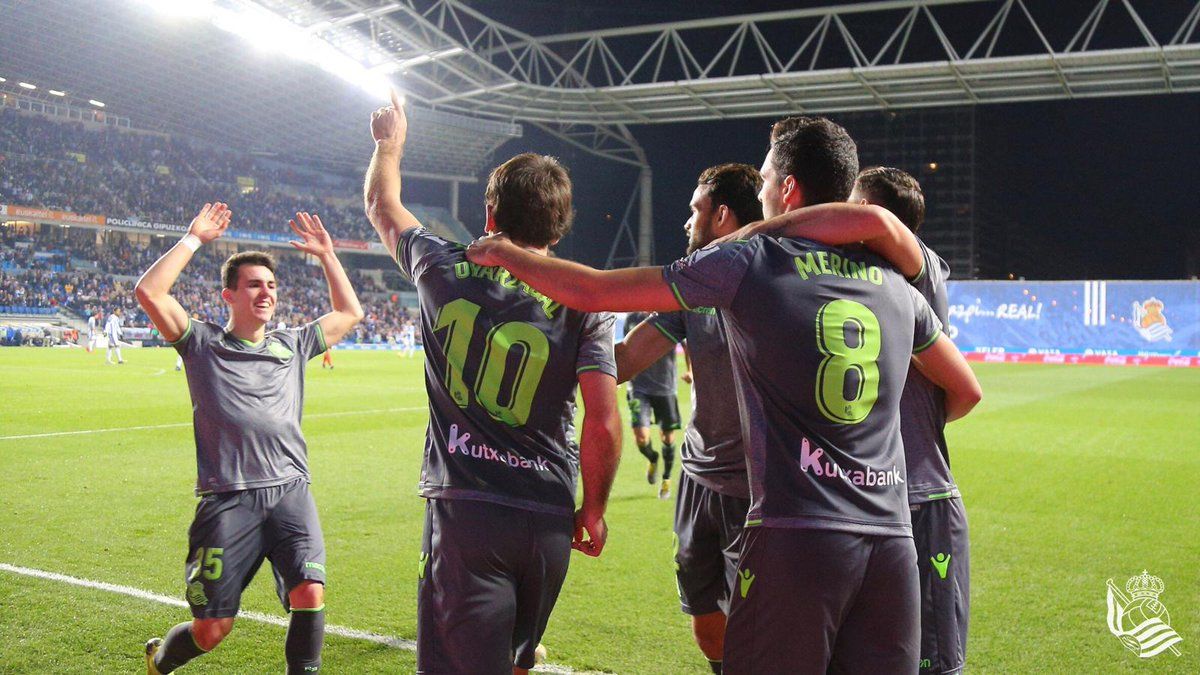 Oyarzabal celebrando el 2-0