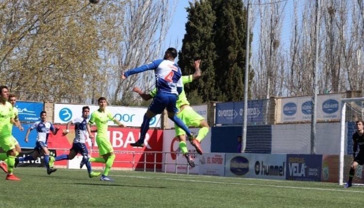 Lance del juego entre Ebro y Barça 'B' la pasada jornada