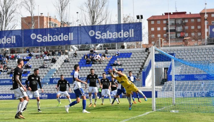 Acción del anterior partido del CD Ebro en la Nova Creu Alta