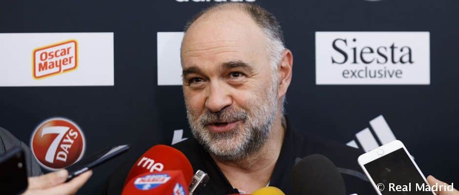 Pablo Laso atiende a los medios de comunicación como entrenador del Real Madrid. Foto: Real Madrid.