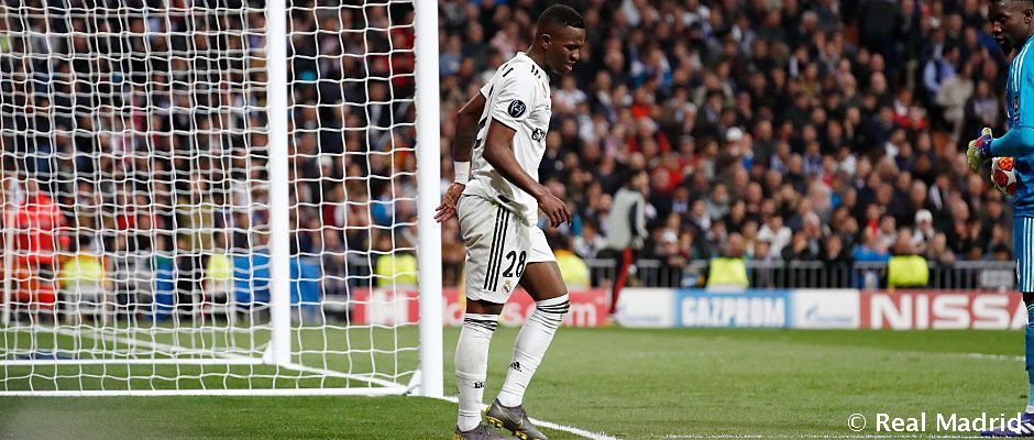 Vinicius se lesiona ante Onana en un Real Madrid - Ajax. Foto: Real Madrid Club de Fútbol.