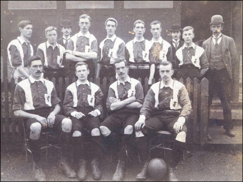 El Civil Service Football Club, el único equipo todavía existente de la primera junta de la FA y que nunca ha dejado el amateurismo a un lado.