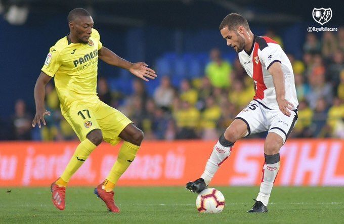 Toko Ekambi y Mario Suárez en una acción del encuentro