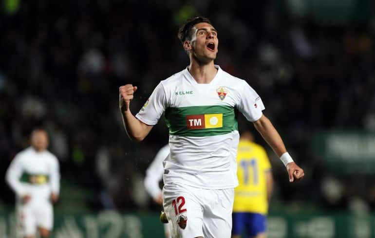 Dani Calvo celebra un gol con el Elche