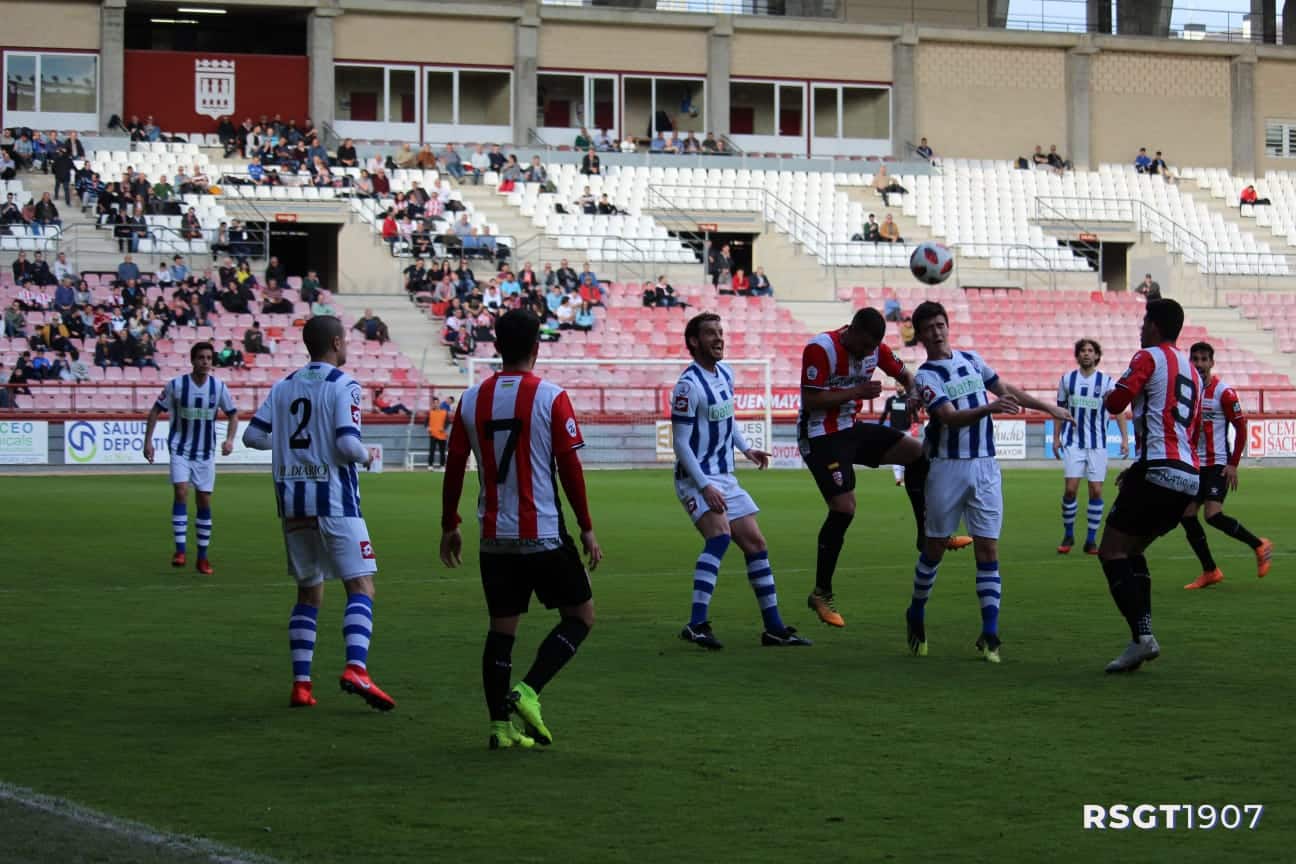 Lance del primer tiempo en el Estadio de Las Gaunas (Foto: RS Gimnástica)