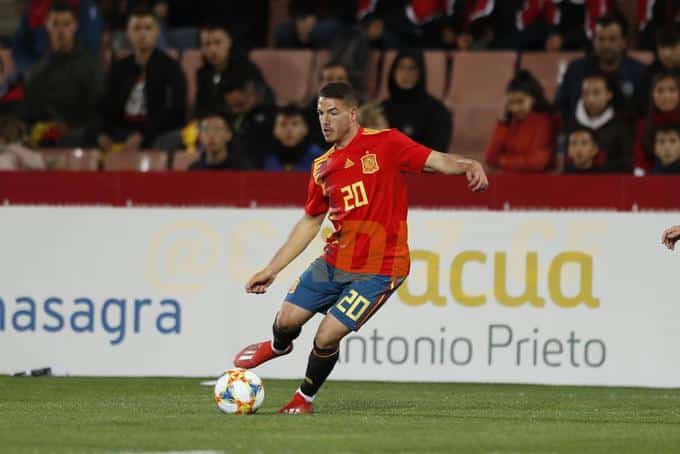 Manu Vallejo teniendo unos minutos en su debut con la rojita ante Rumania