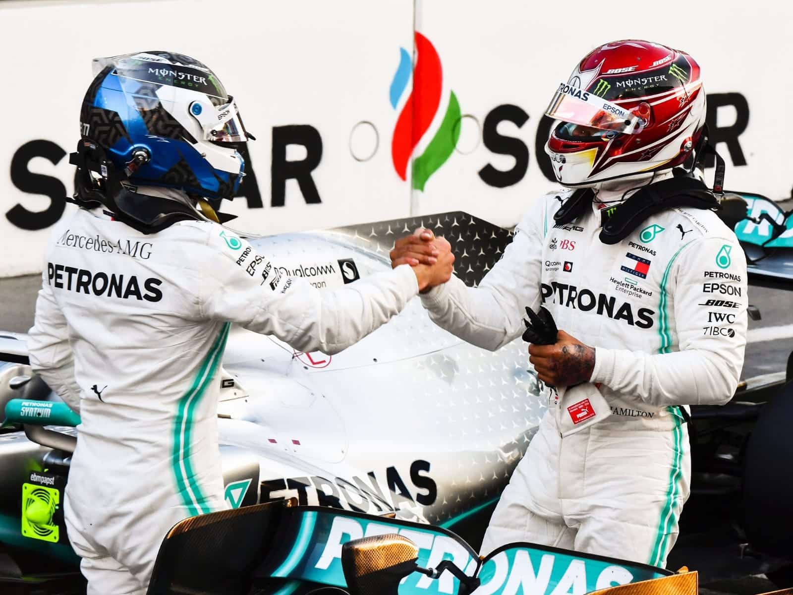 Y otro doblete más de los dos pilotos de Mercedes. Sin errores // vía Twitter: @F1